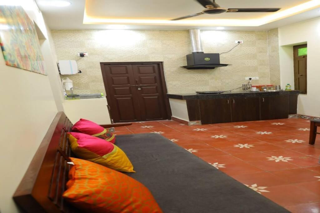 Heritage Home With 2 Bed/2 Bath With Kitchen In A Residential Neighborhood. Madurai Eksteriør bilde